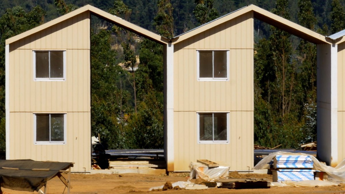 BBC News People Fixing the World, Building Half a House