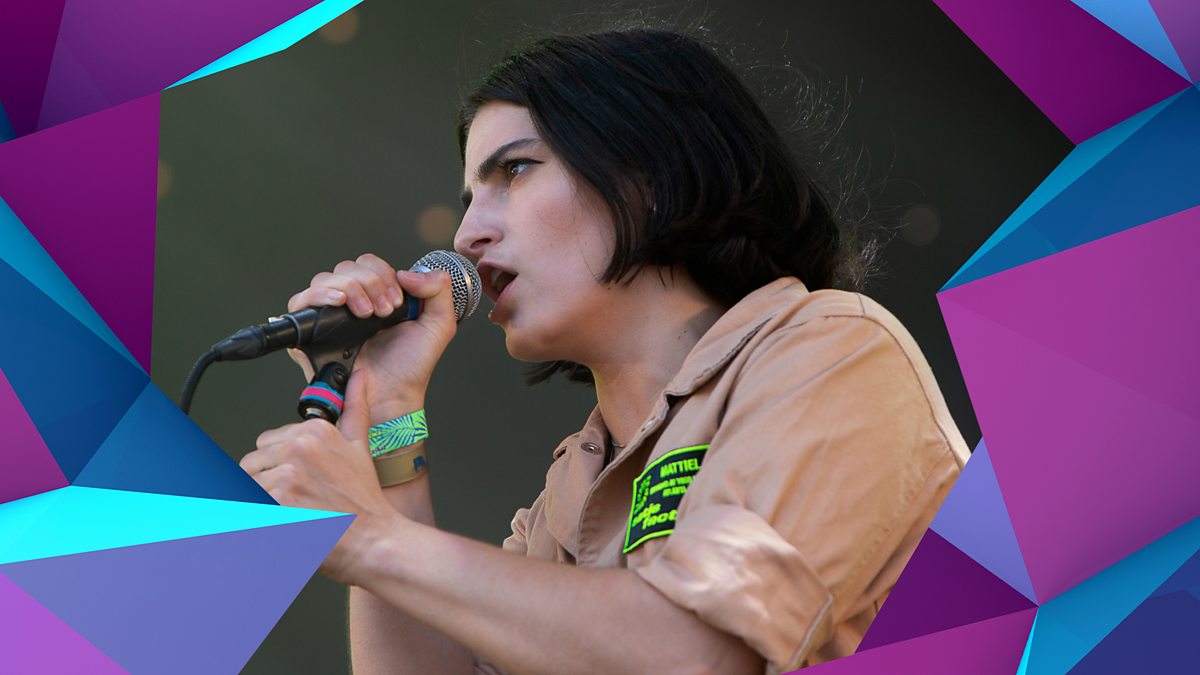 Mattiel count your blessing. Mattiel singer. mattiel band. count your blessings mattiel. live at glastonbury ‘99.