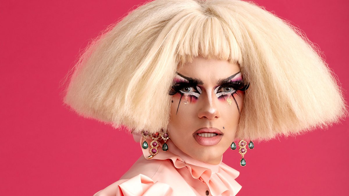 дрэг квин. Drag race uk. драг шоу рупола. рождественское шоу дрэг квин. драг квин.
