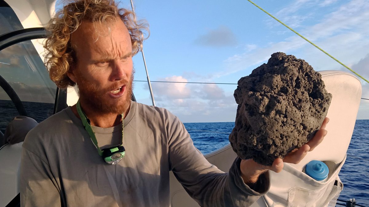 Giant volcanic pumice rock raft floating in Pacific ocean - BBC Newsround