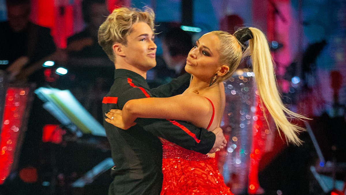 Saffron Barker and AJ Pritchard Tango to Lips Are Moving by Meghan Trainor