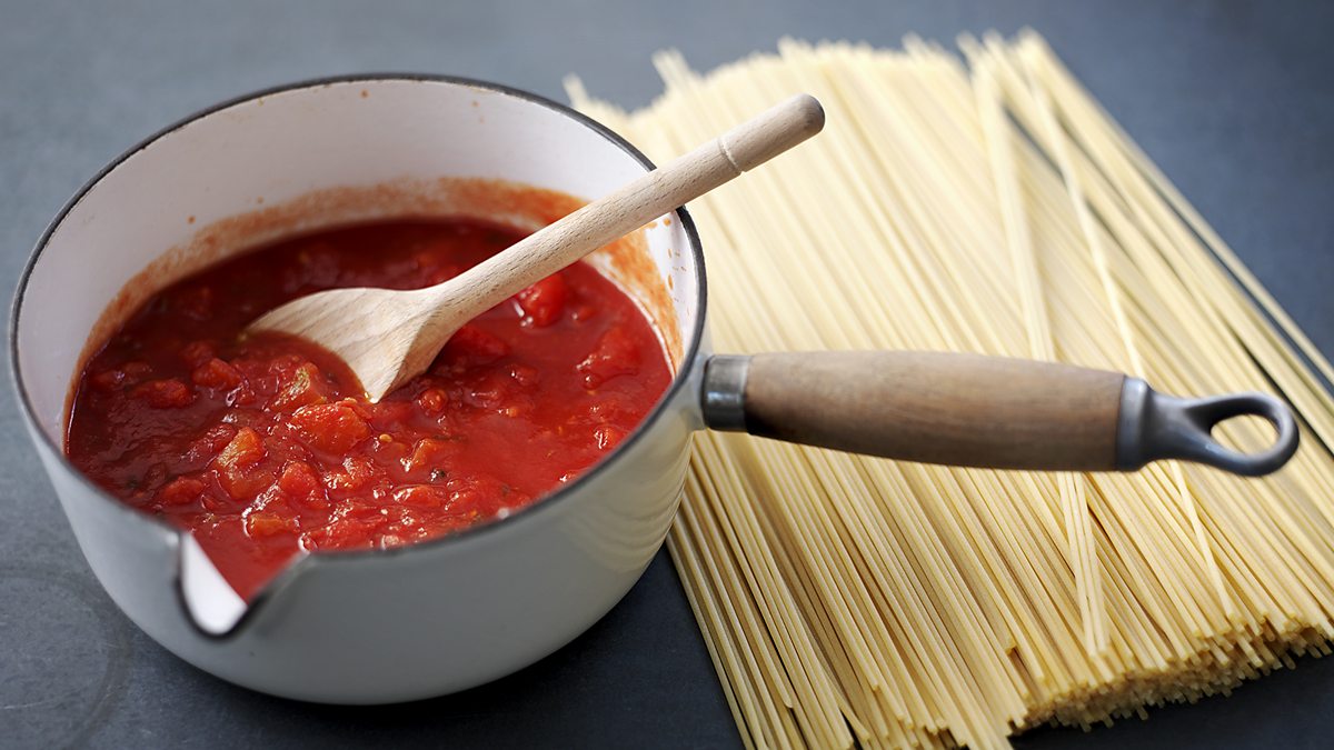 BBC - BBC Food, How to make a pasta sauce