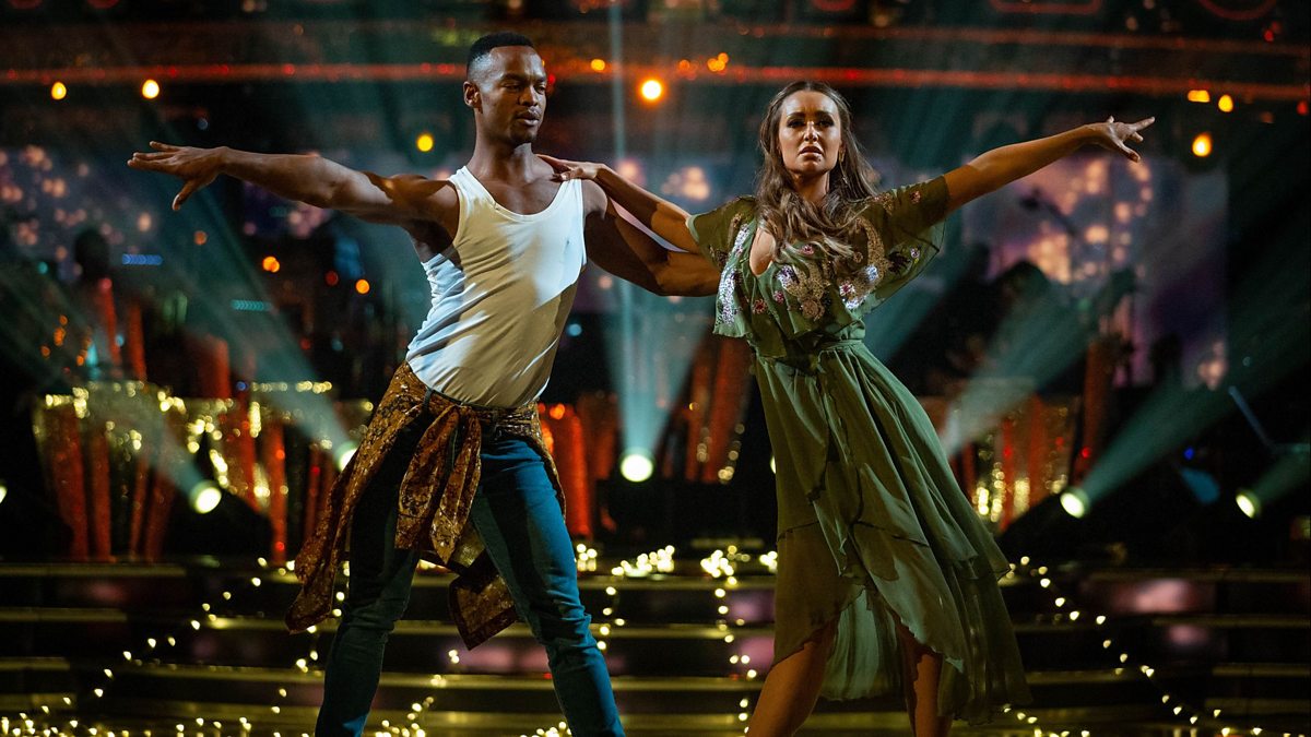 She come dance. Come dancing шоу 1949. Пасодобль танец. She dances. She come dance.