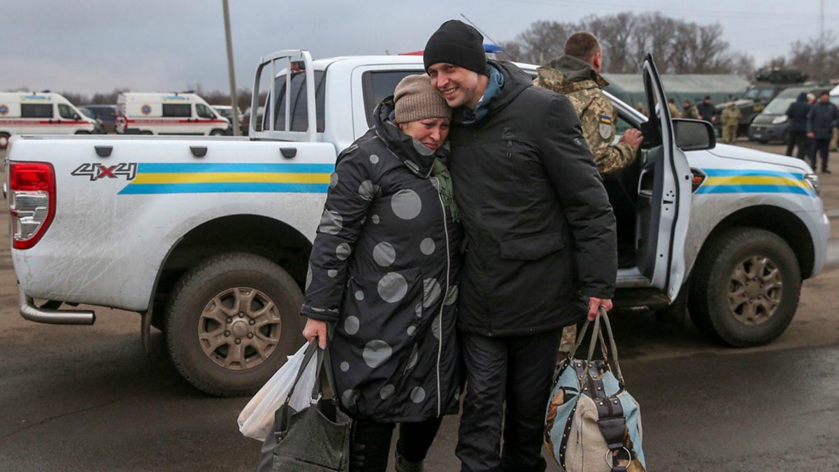 Ukraine and pro-Russian rebels exchange prisoners thumbnail