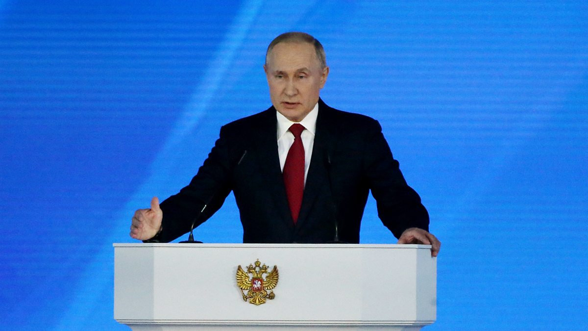 BBC World Service - BBC News, Russian government resigns as Putin plans ...
