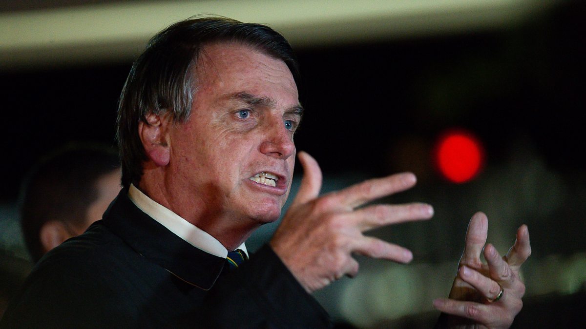 Brazil court releases foul-mouthed Bolsonaro video thumbnail