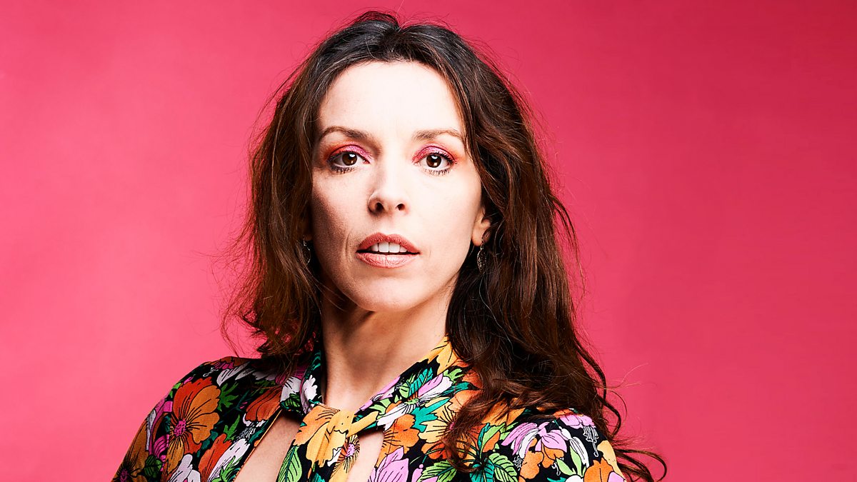 ¿Cuánto mide Bridget Christie? P09djrv8