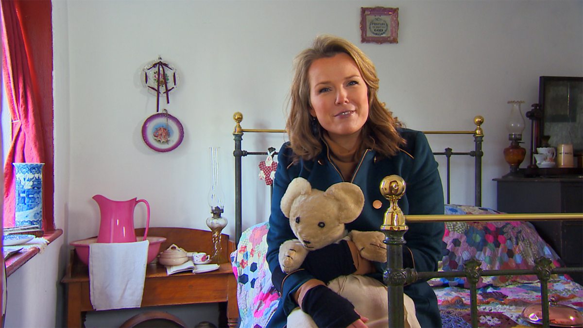 BBC One Bargain Hunt, Series 59, Childhood Special