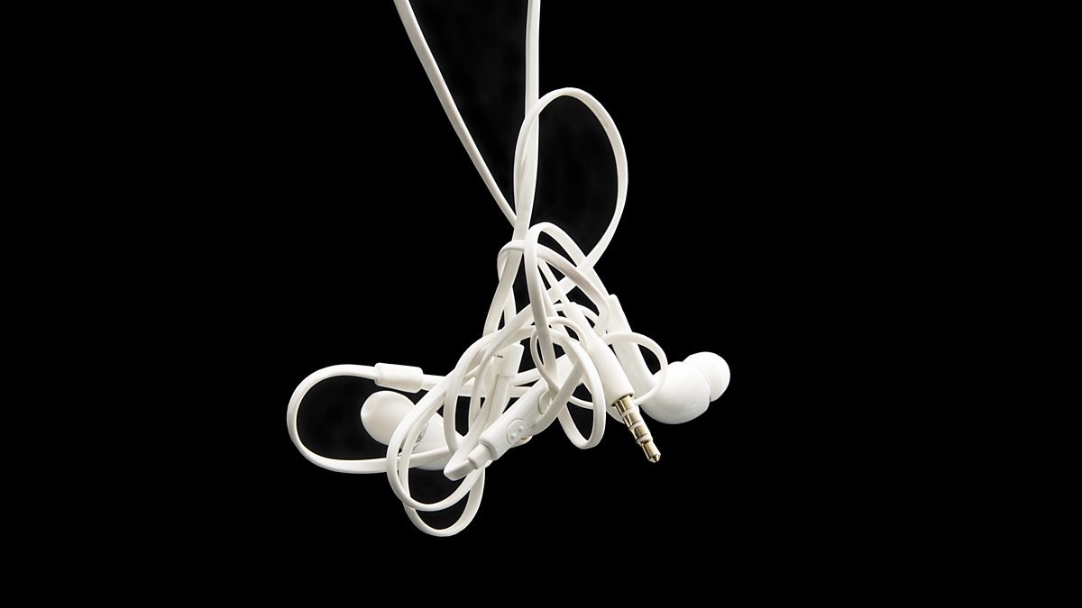 BBC World Service CrowdScience, Why do my cables keep getting tangled?