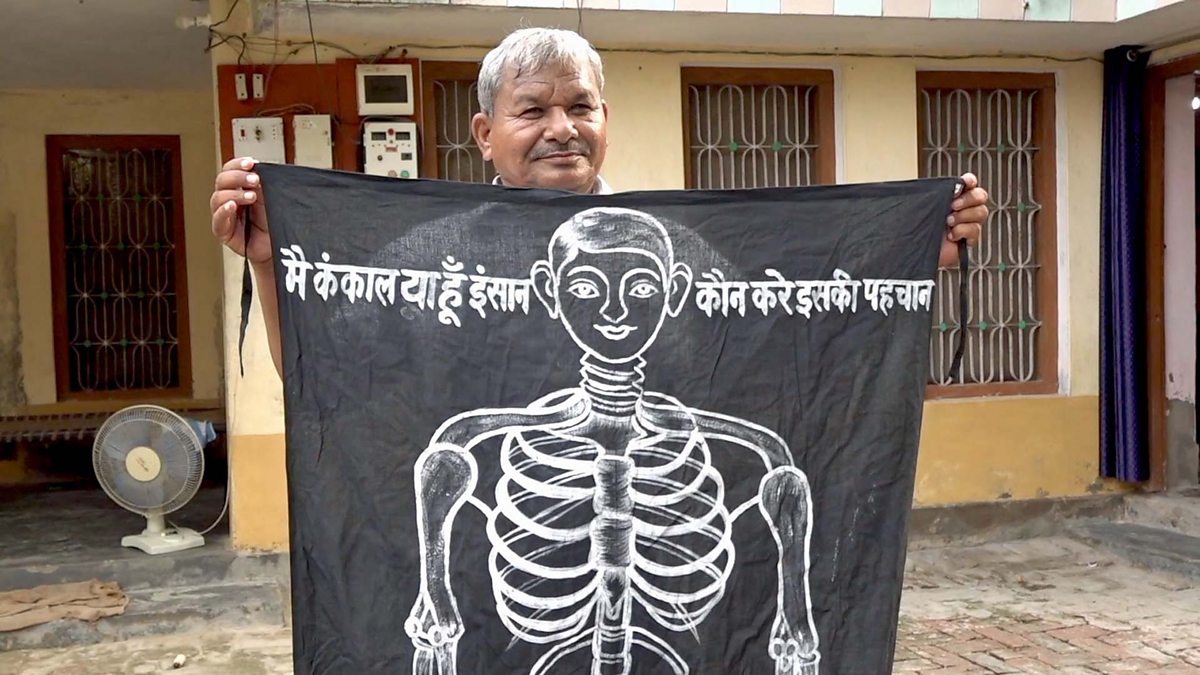 BBC Radio 4 - Crossing Continents, India’s Living Dead