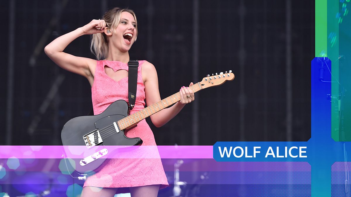 Wolf Alice smile. Moaning Lisa smile Wolf Alice. Алиса акустика 2021.