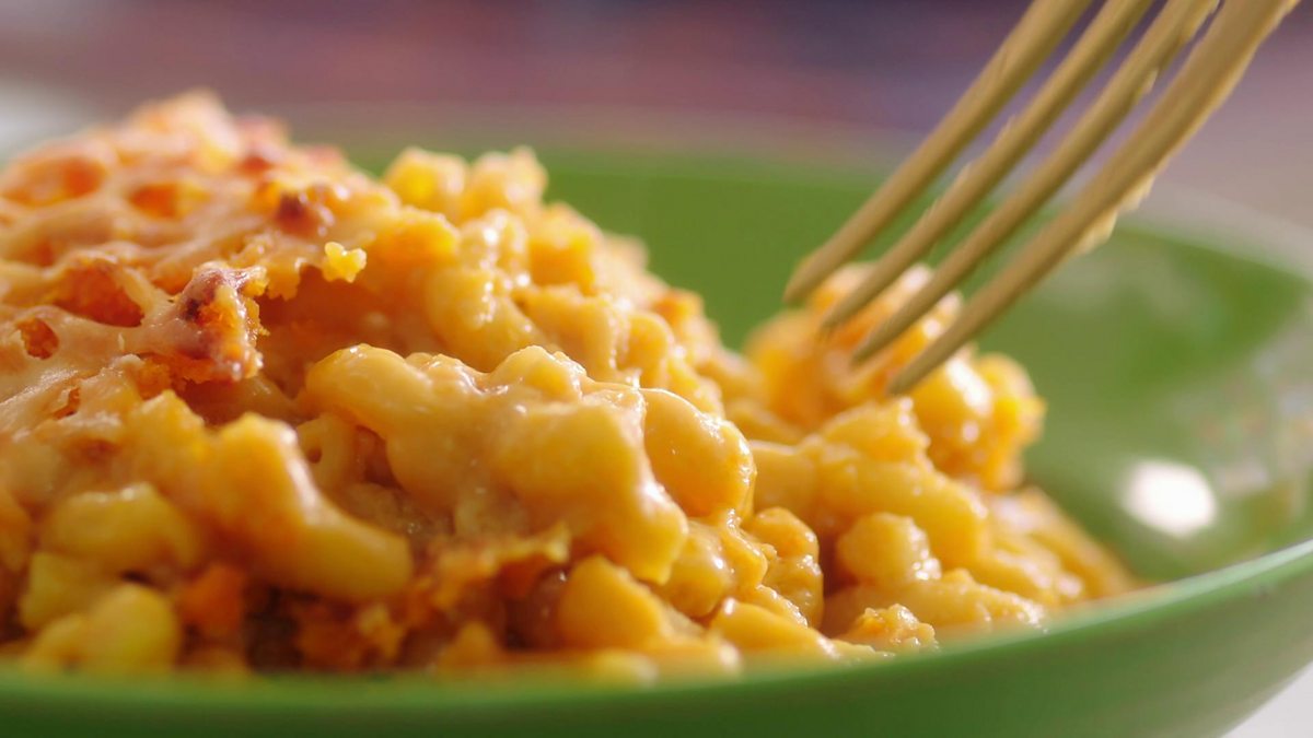 BBC Two Nadiya's Fast Flavours, Series 1, Comfort Food, Listen to this Mac & Cheese ASMR