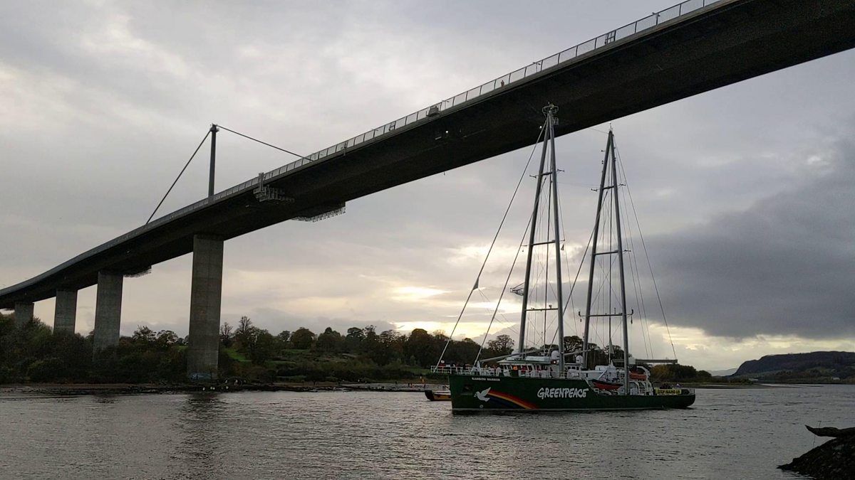 Greenpeace ship sails under Erskine Bridge