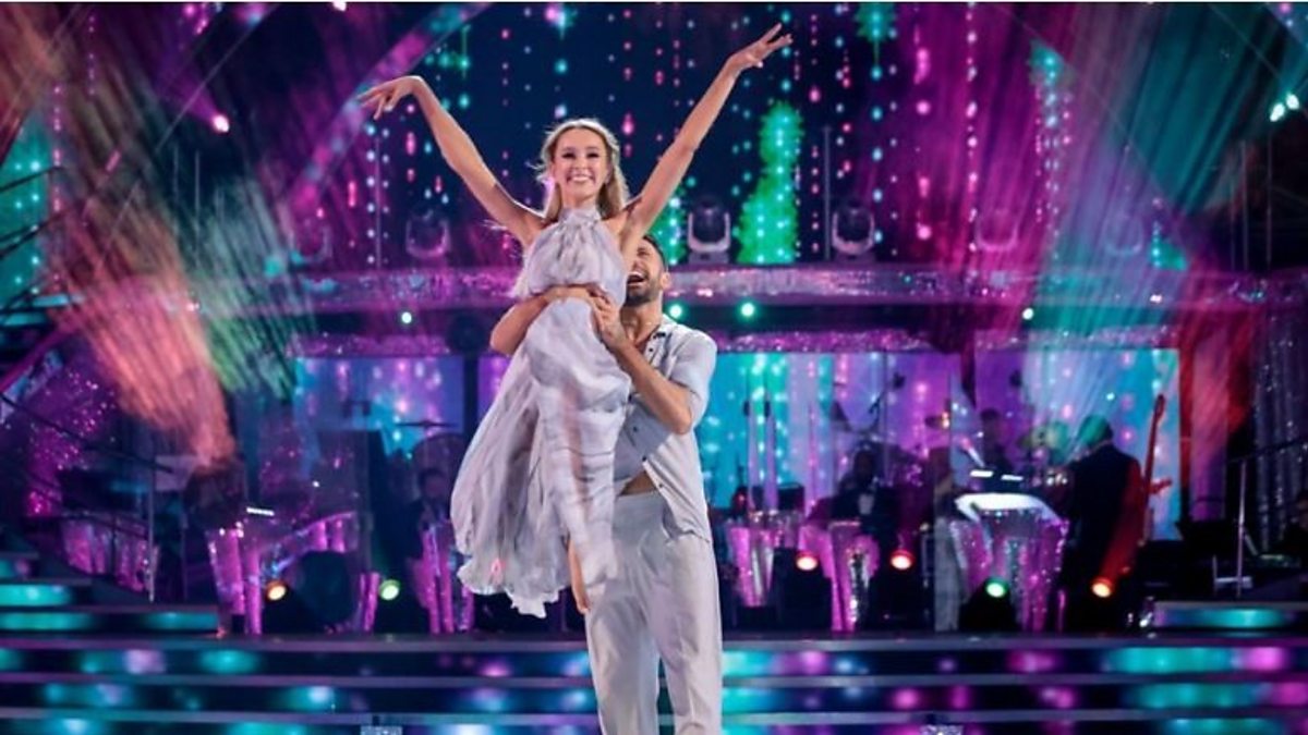 Ok lets dance. Поп дэнс. 2021 dancing. K/da drum go dum just dance. Renata lets dance.