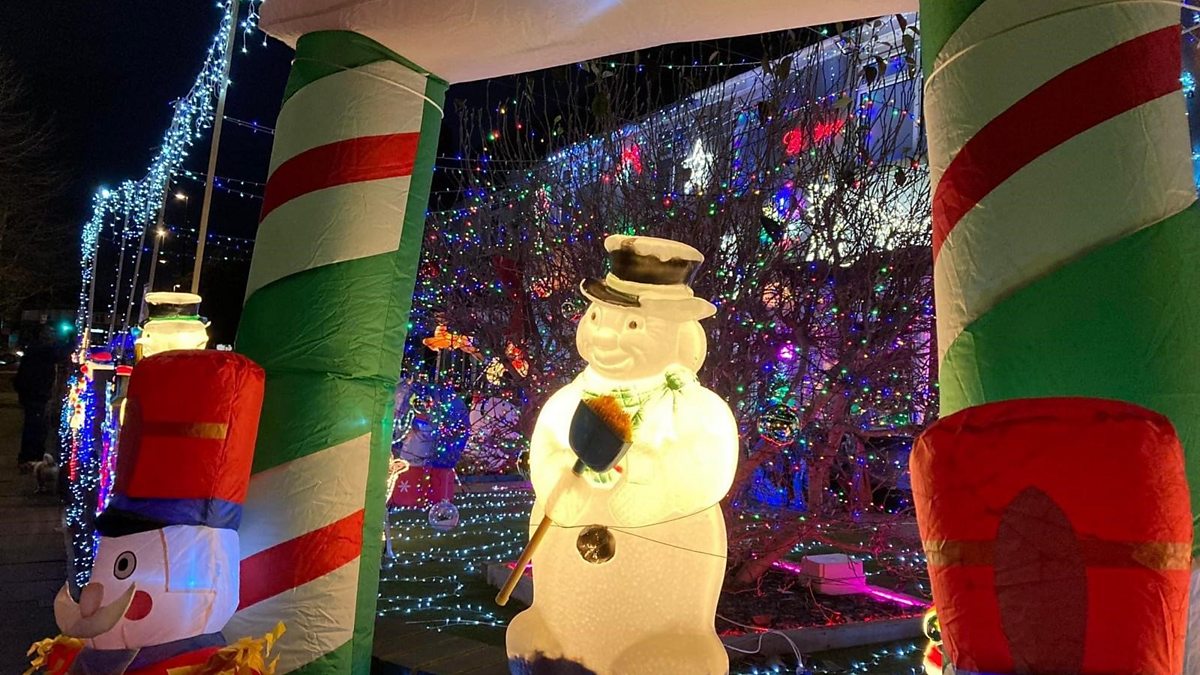 BBC CWR CWR Breakfast with Phil Upton, 06/01/2022, As the Christmas