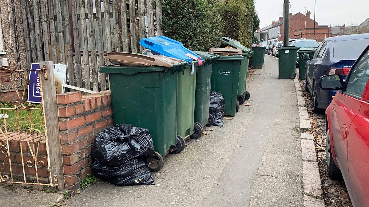 BBC CWR CWR Breakfast with Phil Upton, 08/02/2022, Coventry bin