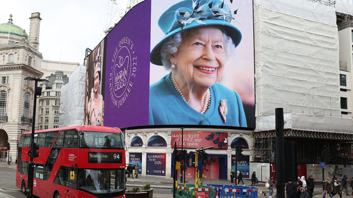 BBC Radio - Learning English from the News, The Queen celebrates 70 ...