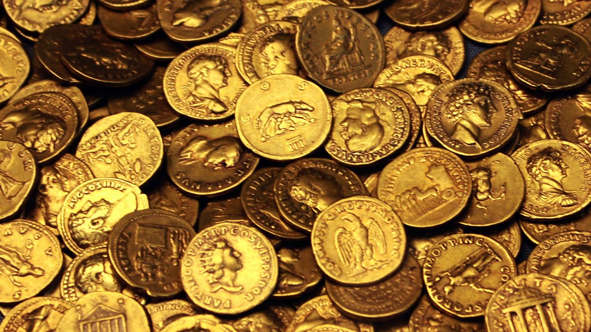 Золото кладоискателей. Монета Золотая. Старинные золотые монеты. Золотые клады России. Клад золотых монет.