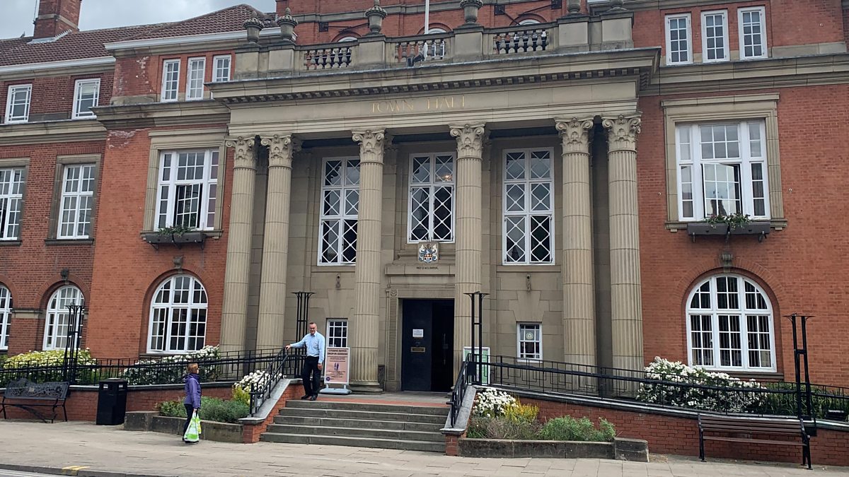 BBC CWR CWR Breakfast with Phil Upton, 29/04/2022, Elections 2022