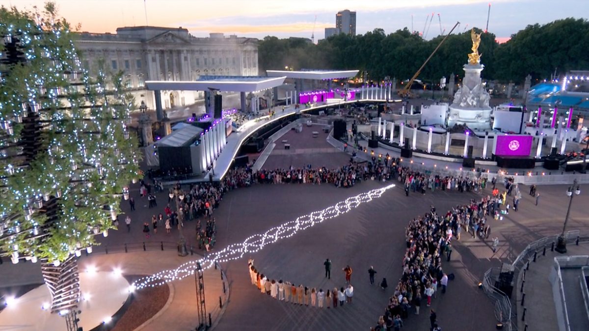 BBC One The Queen’s Platinum Jubilee, Platinum Beacons Lighting up