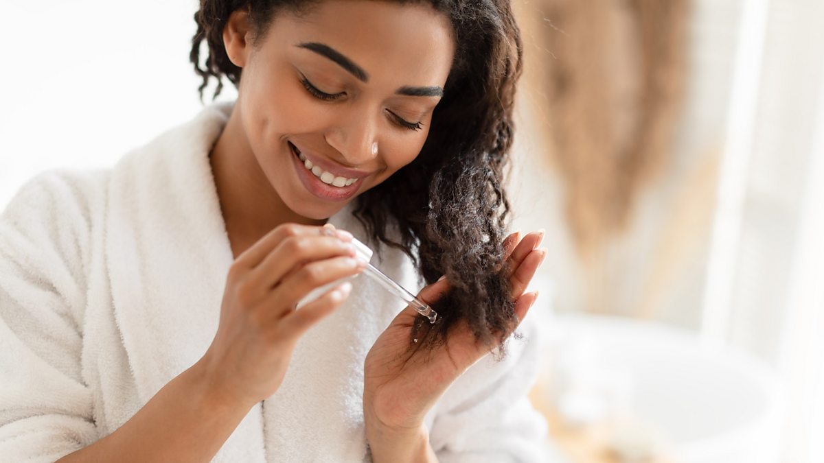 BBC World Service - CrowdScience, What is healthy hair?