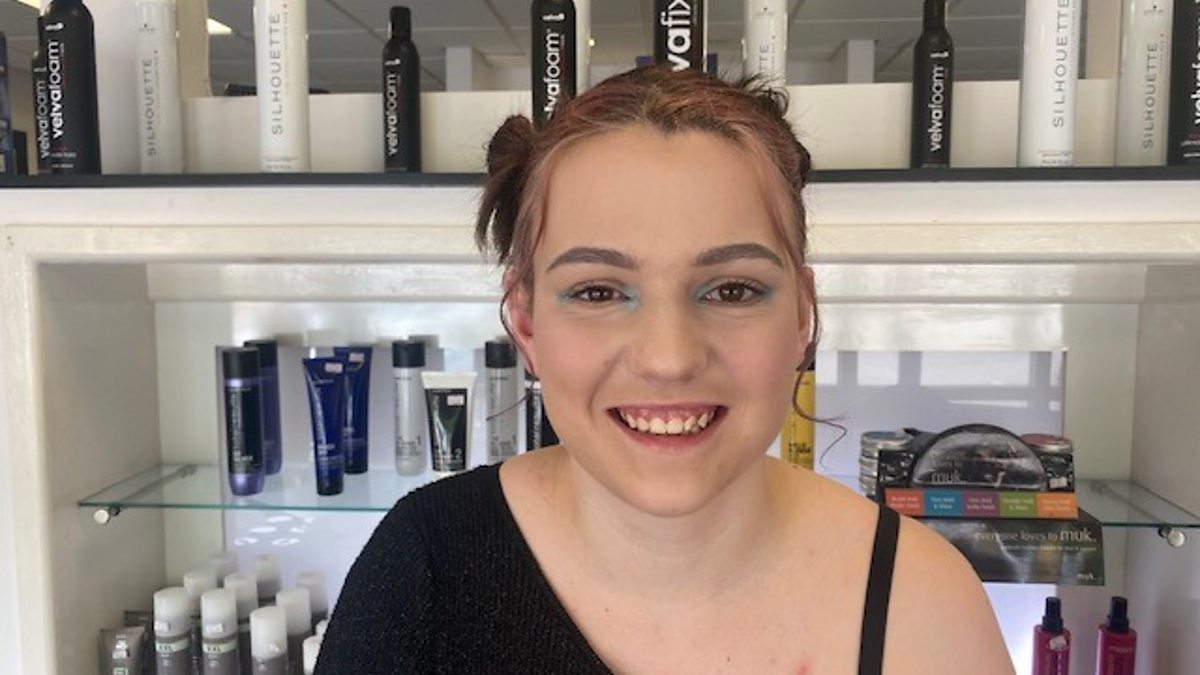 BBC Radio Shropshire Adam Green, 22/07/2022, Leegomery hairdresser