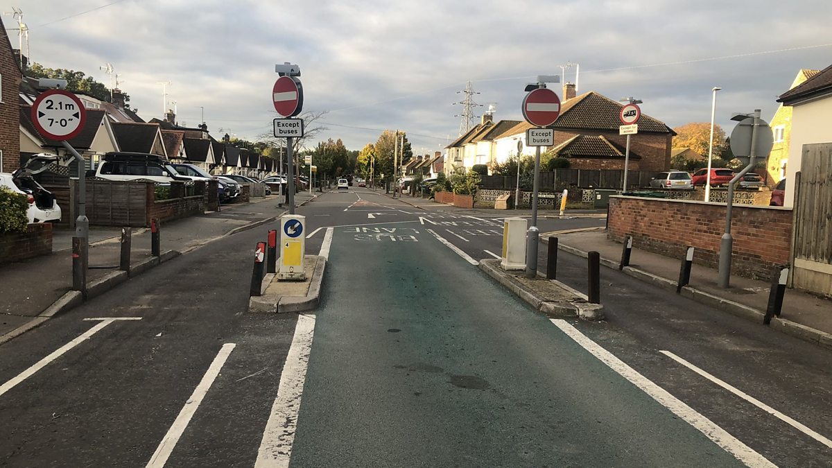 BBC Three Counties Radio Andy Collins, It's getting hot hot hot again