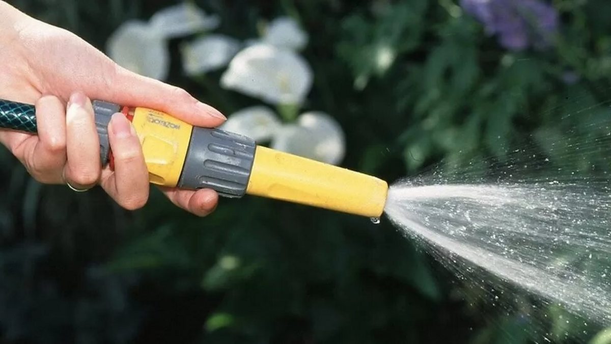 BBC Radio Berkshire Andrew Peach, Kirsten O'Brien sits in (17/08/2022