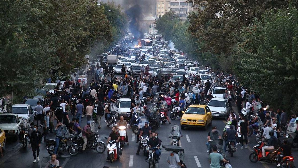 BBC World Service - Newsday, Iran Protests: How The Authorities Are ...