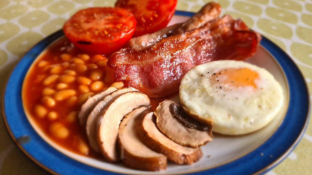 BBC CWR CWR Breakfast with Phil Upton, 27/09/2022, Can air fryers