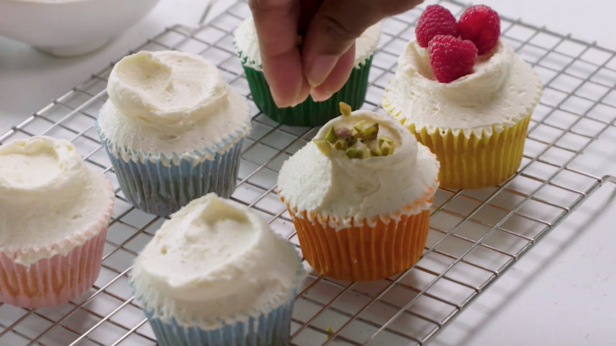 BBC - BBC Food, How to make cupcakes