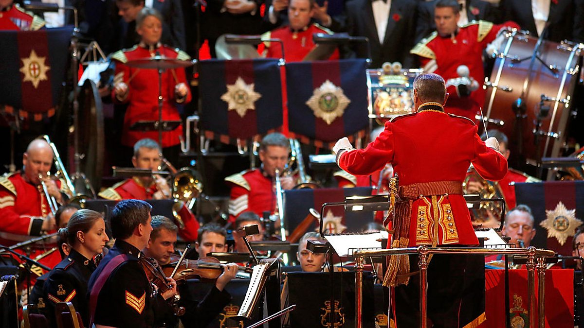 How does england celebrate remembrance day