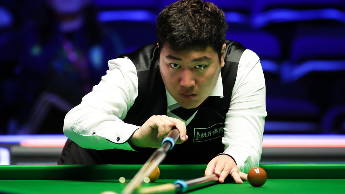 BBC Two - Snooker UK Championship, 2022 Live, Yan Bingtao v Zhou Yuelong