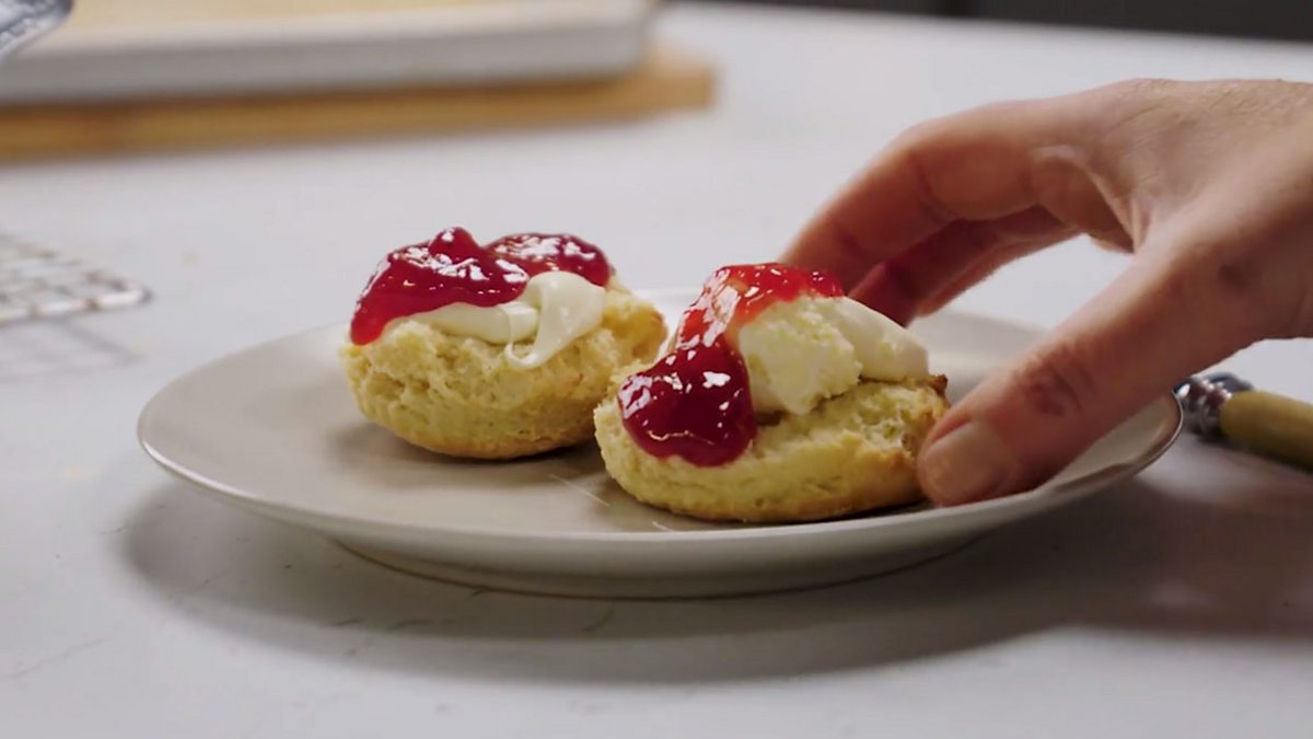 BBC - BBC Food, How to make scones