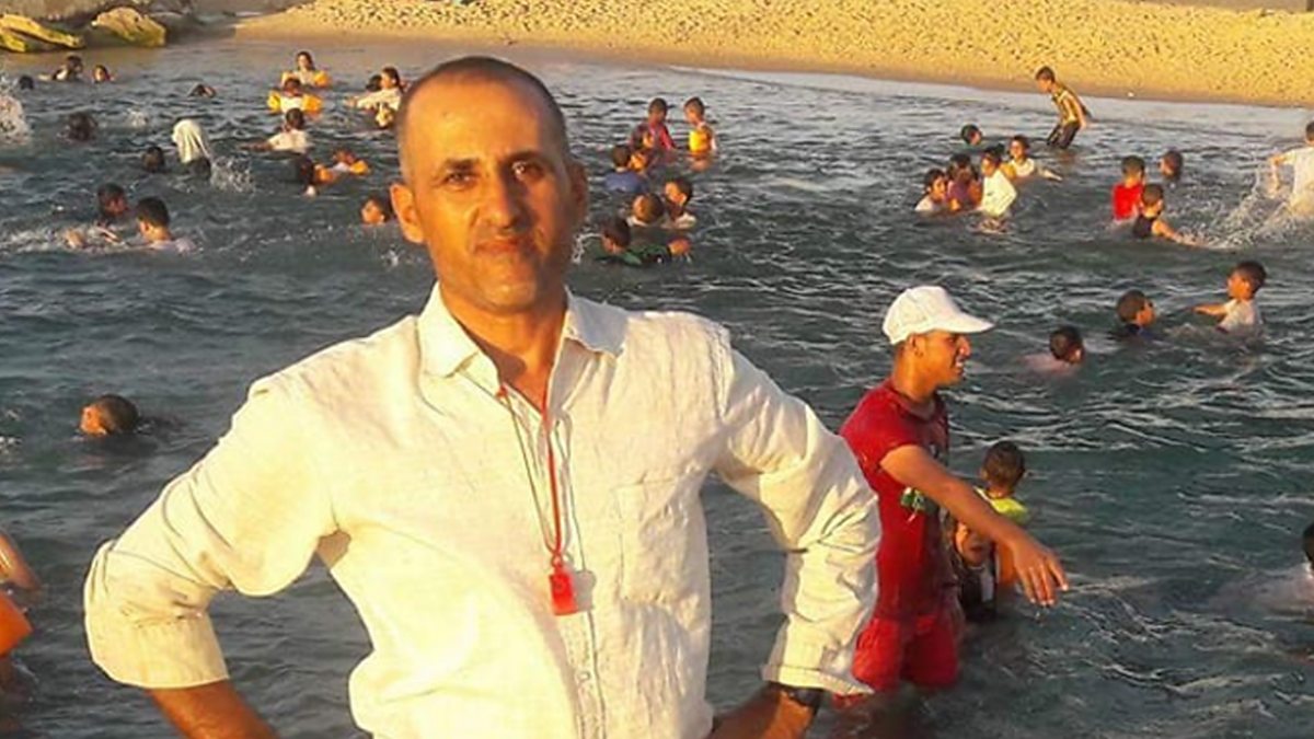 BBC World Service - Outlook, My life in seven swimming pools