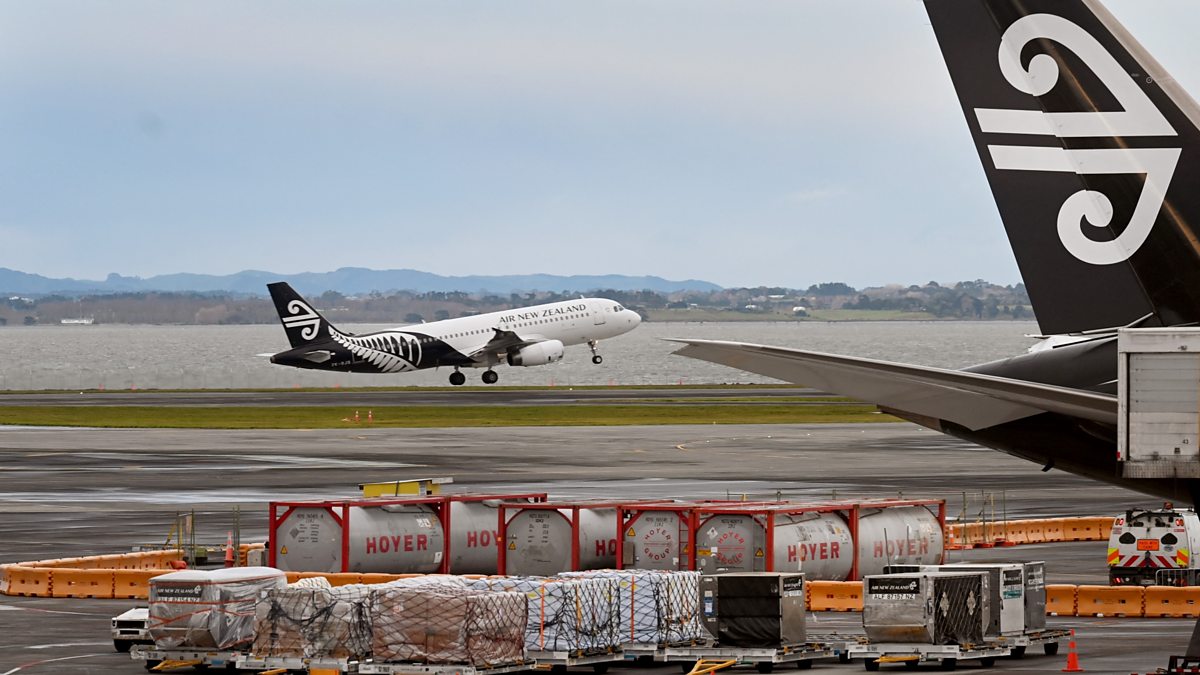 BBC World Service Newsday, Why is Air New Zealand weighing passengers?