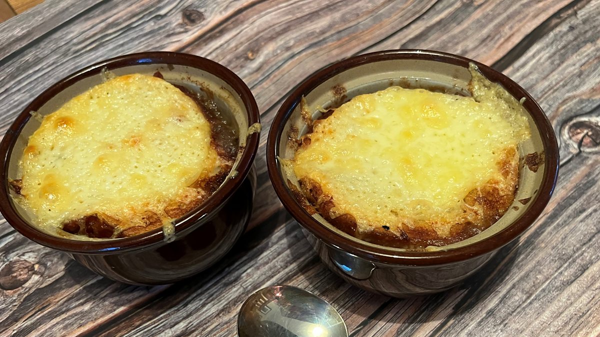 BBC Radio Ulster Cooking with Paula McIntyre, French Onion soup with