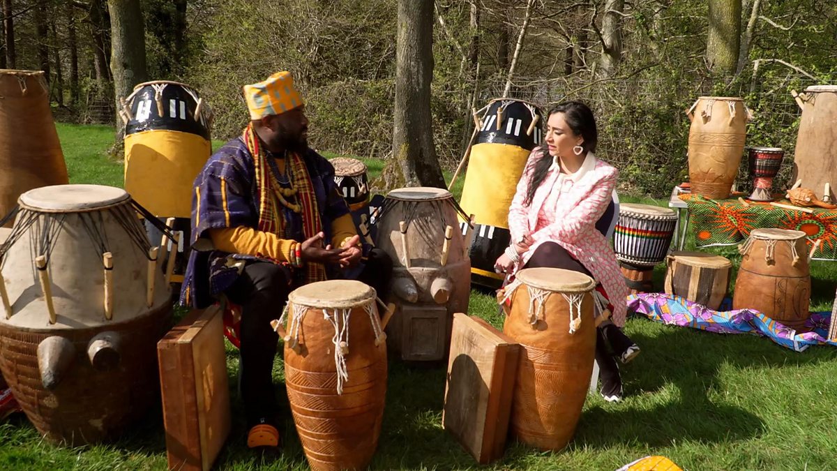 BBC One Bargain Hunt, Series 66, Detling 3, Roo Irvine gets into the