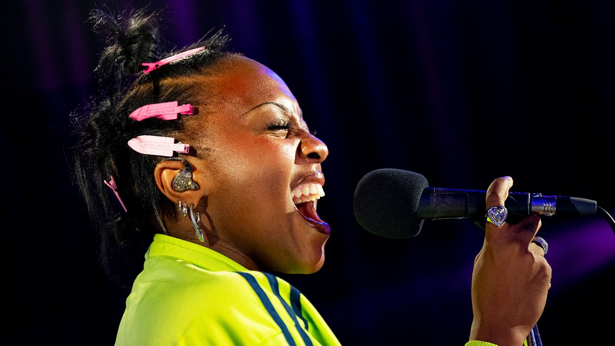 Radio 1s Live Lounge Rachel Chinouriri Bbc Iplayer