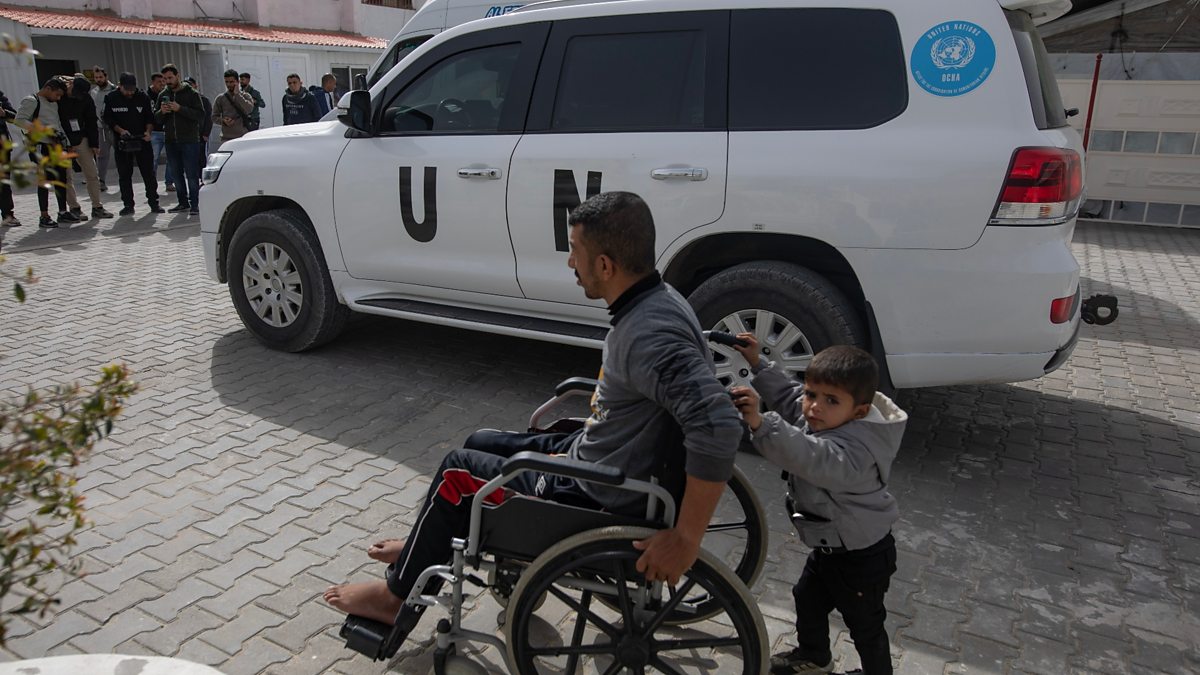 Israel allows limited re-opening of the crossing point between Gaza and Egypt