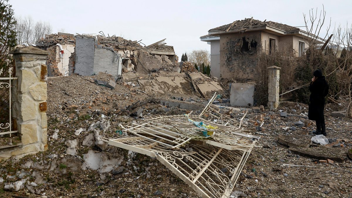 Russia launches huge overnight bombing of Ukraine