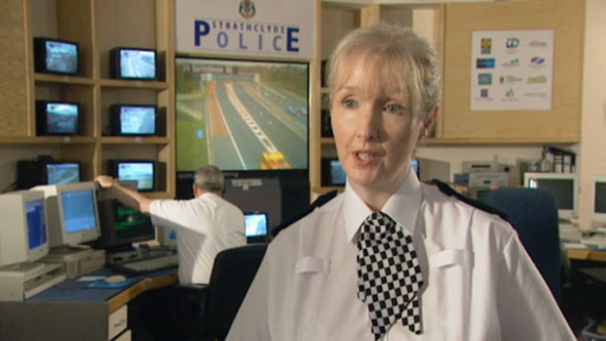 Reporting a crime - Crime, law and the justice system: Video playlist - BBC Bitesize