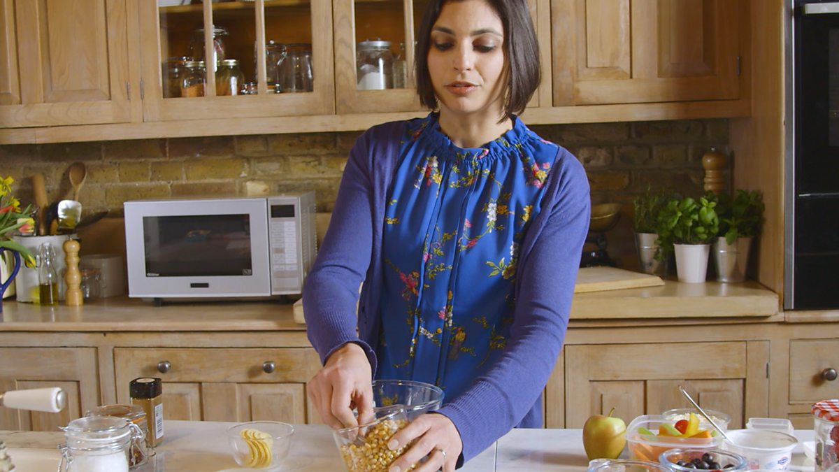 4 healthy snacks to keep you full - BBC Food