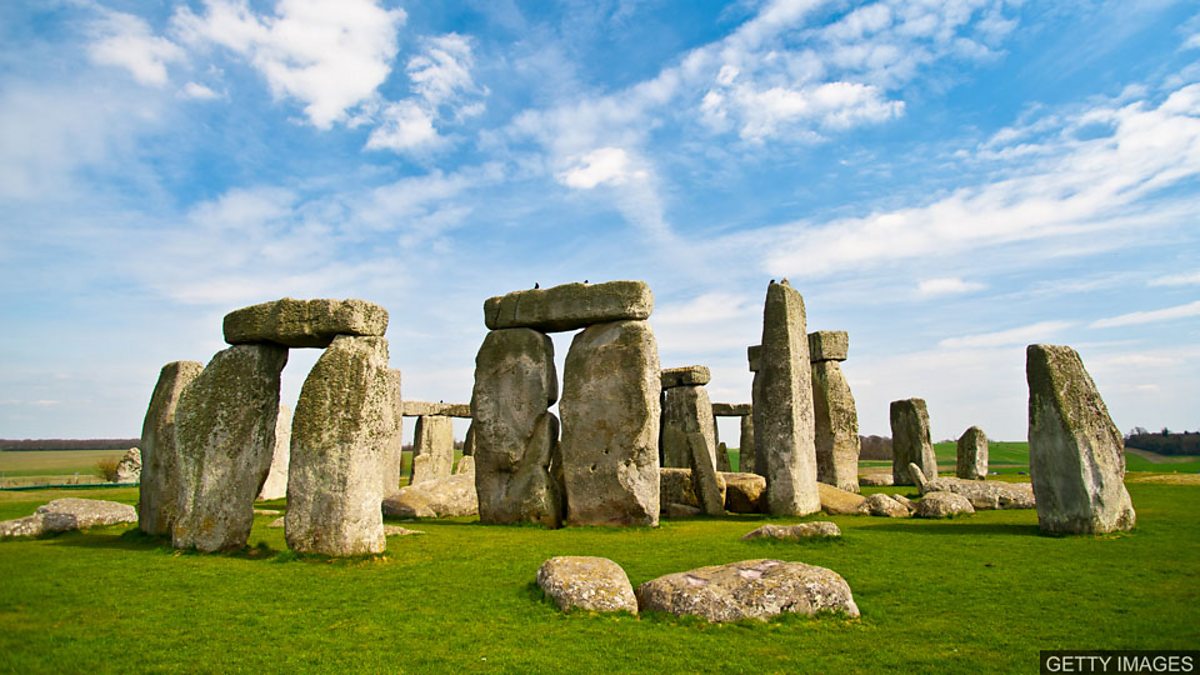 c Learning English 英语大破解 Stonehenge Wants Your Photos 在英国遗迹巨石阵前拍下的回忆