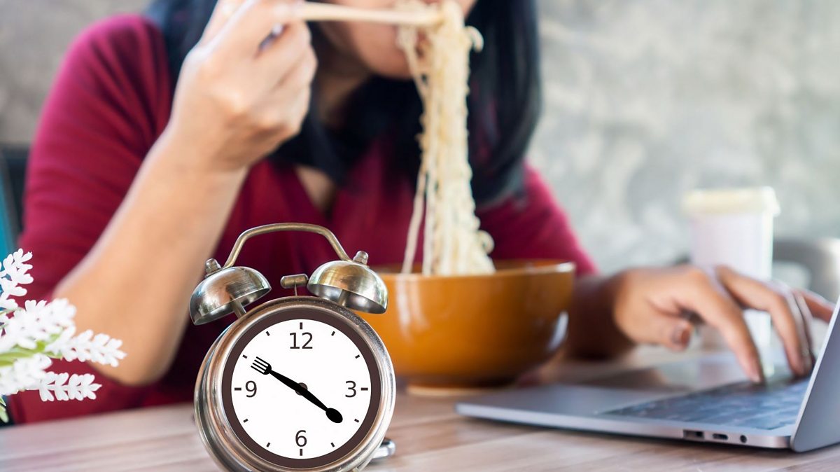 How early dinners and late breakfasts could benefit health - BBC Food