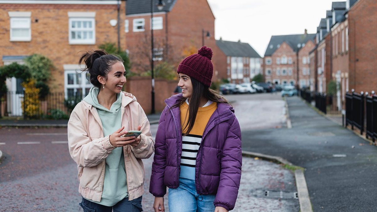 A psychologist’s guide to tackling screen time and building teenage resilience in the digital age. - BBC Bitesize