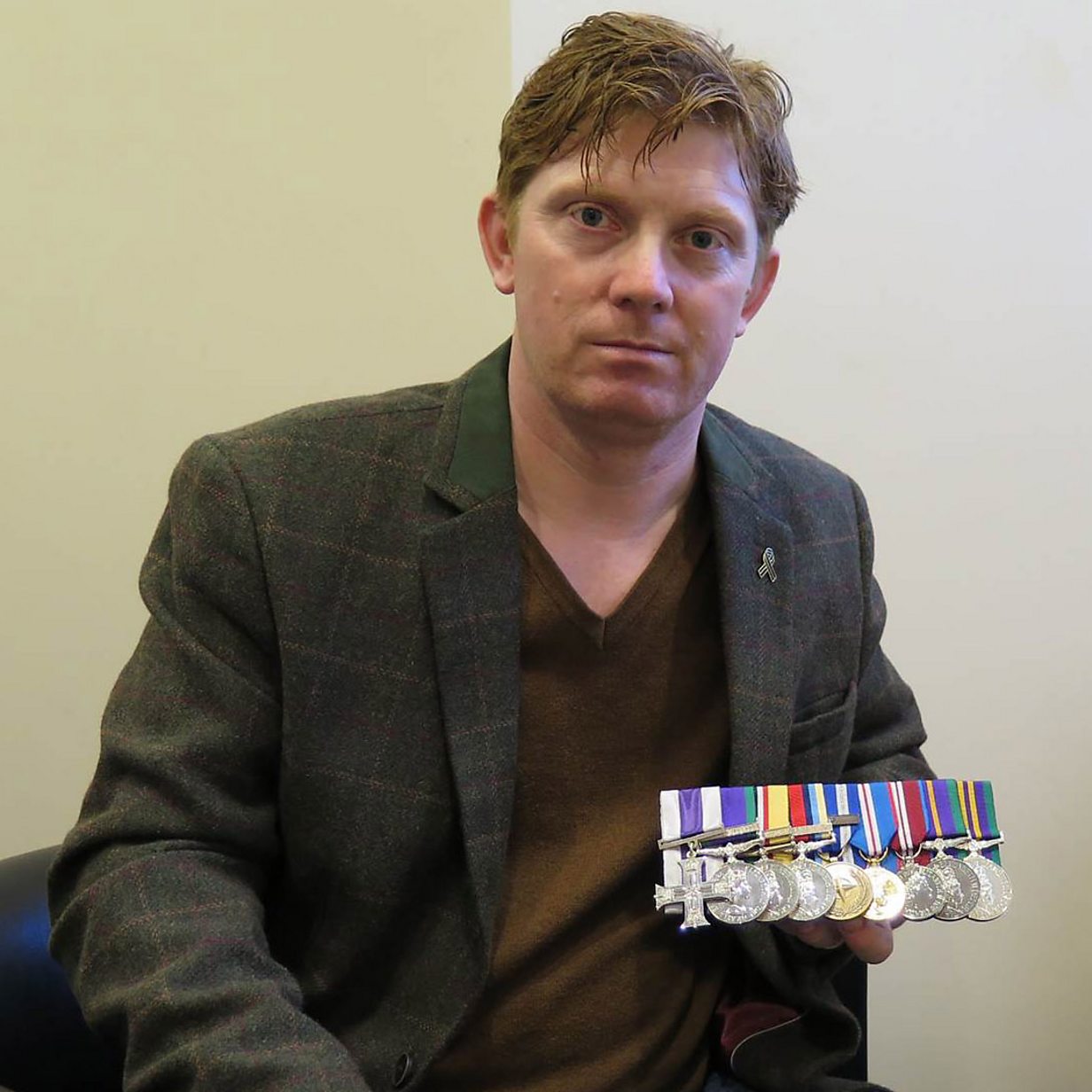 Army veteran: why Im selling my Military Cross - BBC News