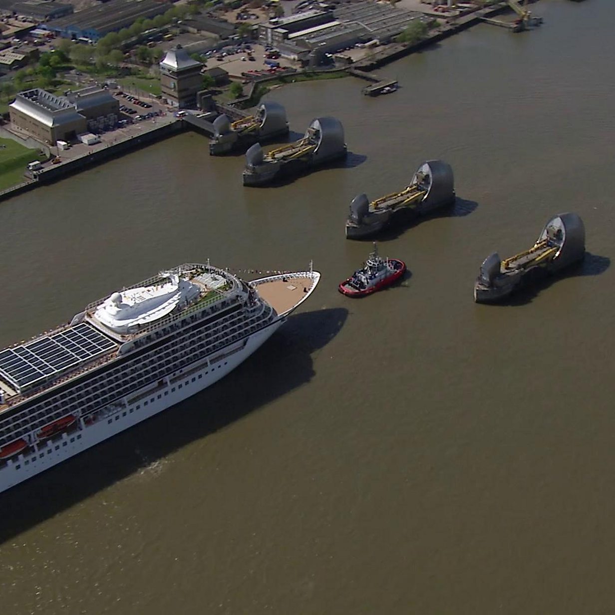 World S Largest Cruise Ship Sails Into Southampton Bbc News