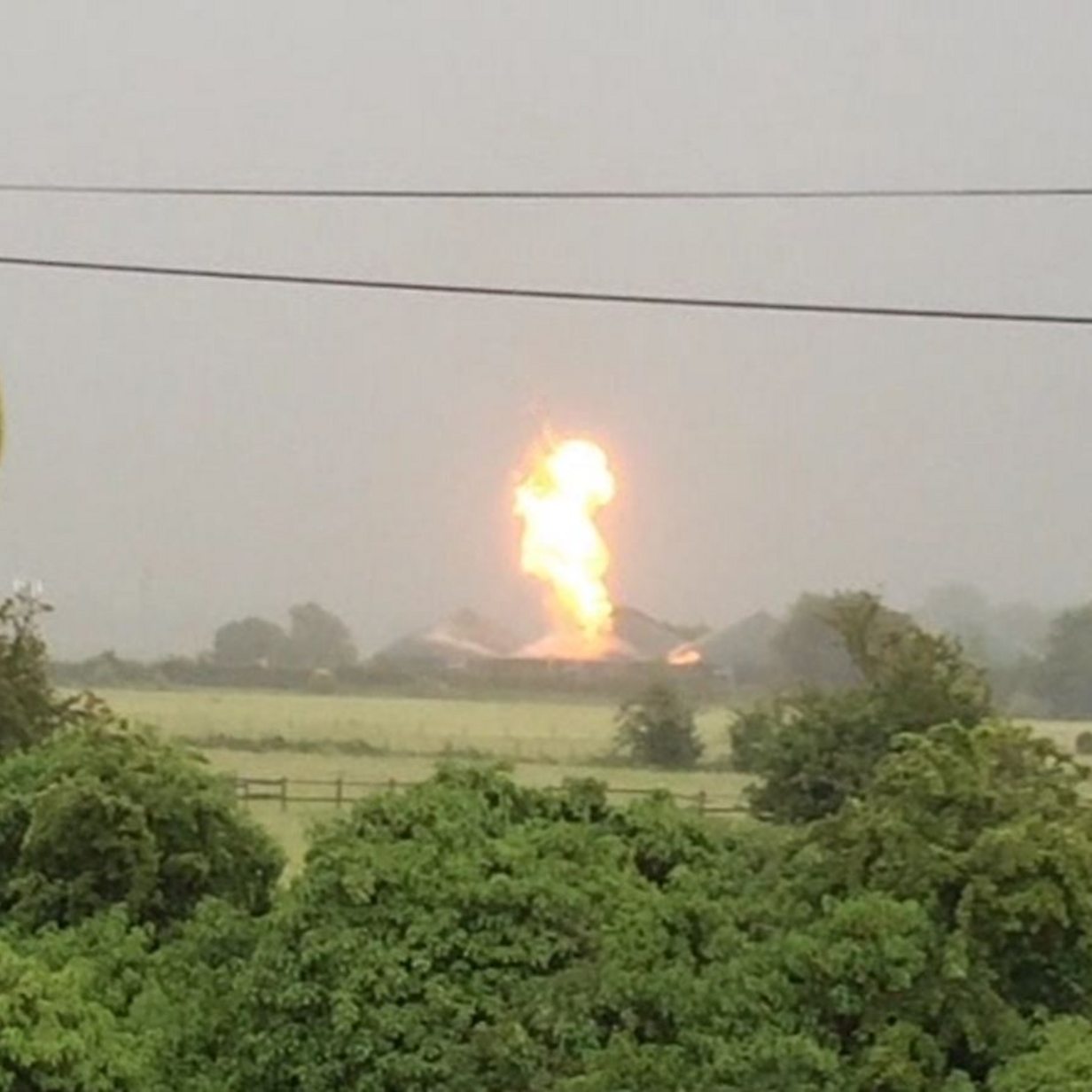 Lightning strike causes methane fireball - BBC News