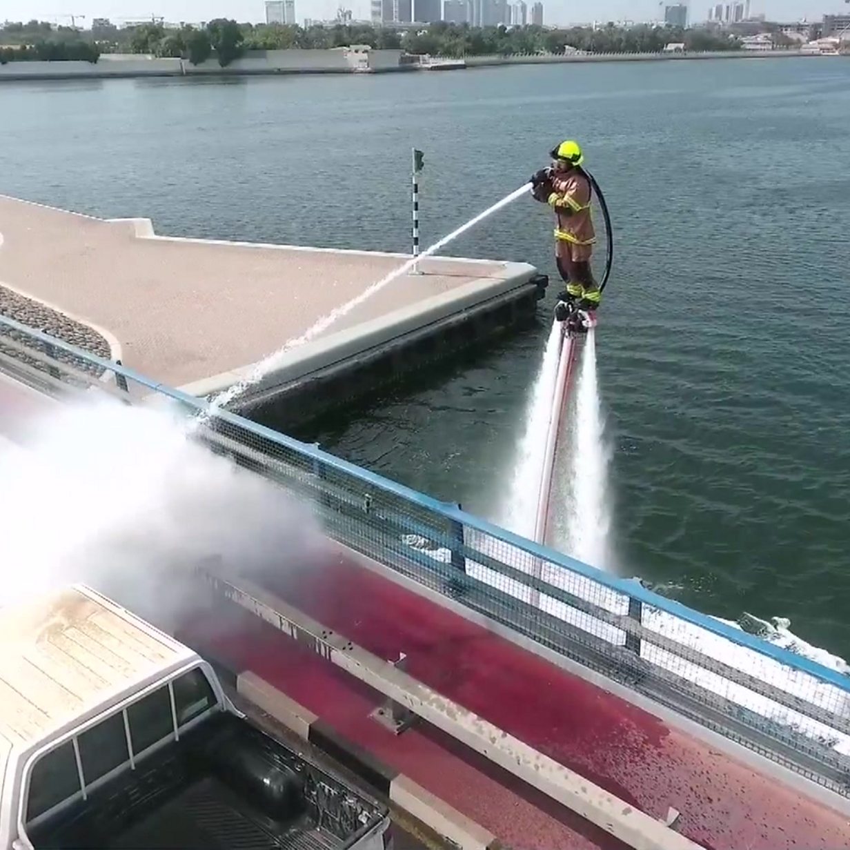 Jetpack firefighting system showcased in Dubai - BBC News